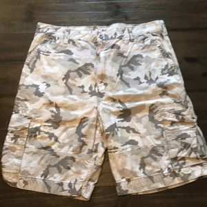 Men’s Levi’s Gray Camo shorts
